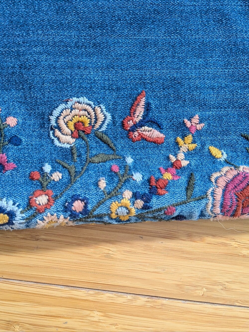 Driftwood Blue Jeans, Bootcut, Embroidered, Like New, Kelly, Waist 27 - Picture 3 of 13